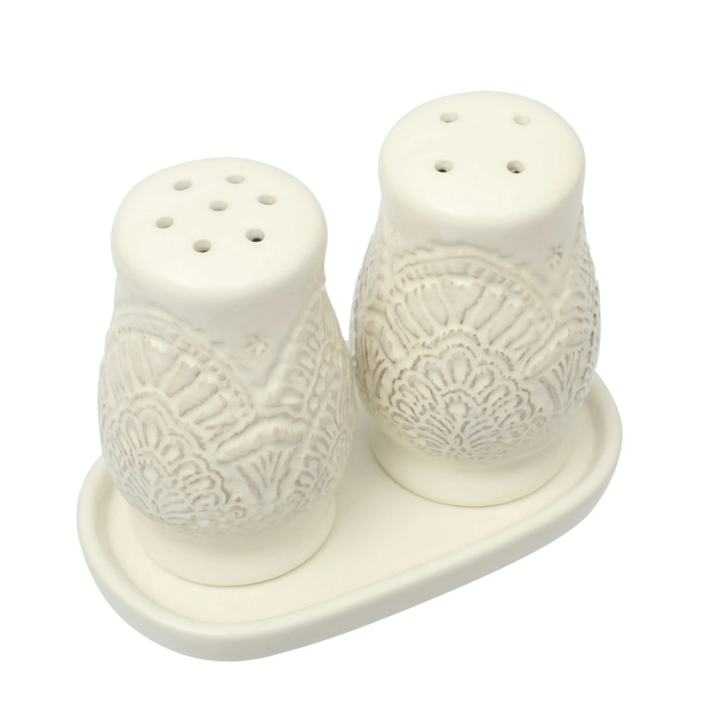 💜 2025 Pioneer Woman Vintage Lace Cream Salt and Pepper Shaker Set - Picture 5 of 5